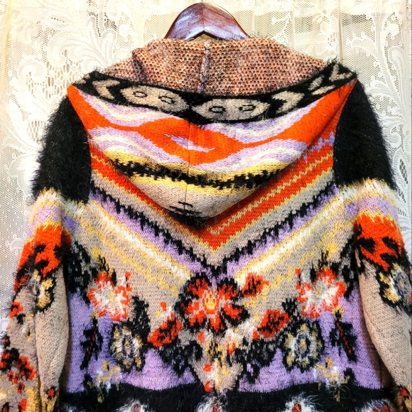 VertigoParis Womens Sz L Super Soft Colorful Aztec Print Cardigan Sweater w/Hood - Picture 6 of 9